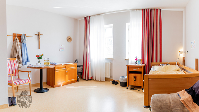 Seniorenpflegeheim Fellheim Zimmer Room Real Estate