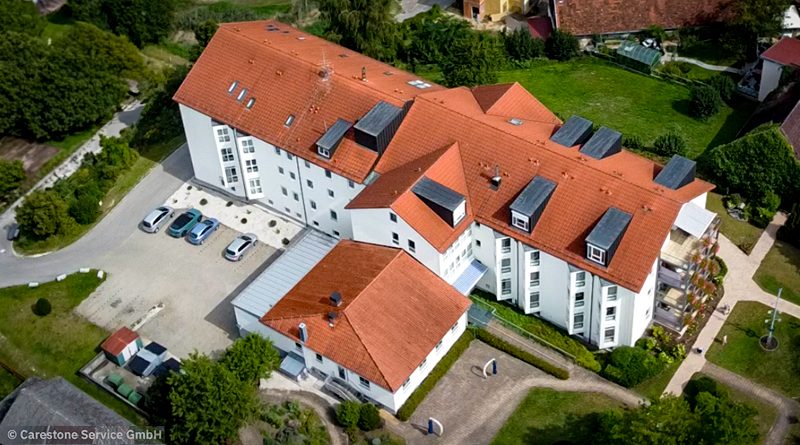 Pflegeimmobilie in Siegenburg in Bayern Luftbild des Pflegeheims Drohnenaufnahme